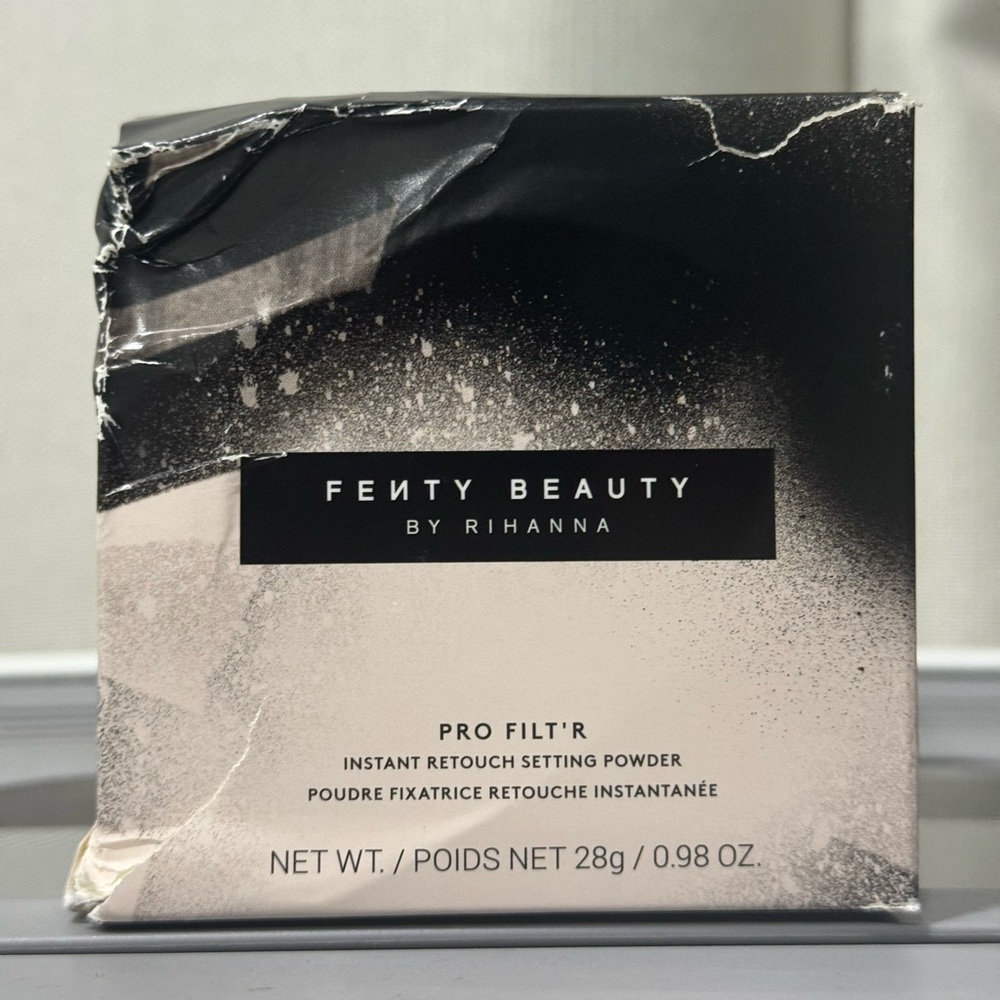 Fenty Beauty Setting Powder Banana